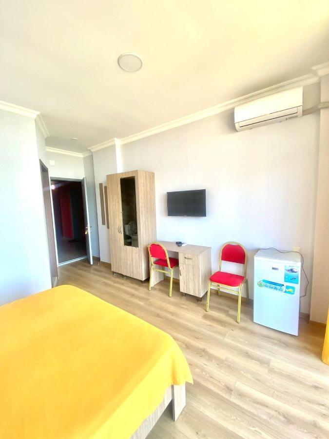 Mimino Aparthotel Batumi Exterior foto